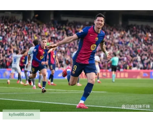 37岁莱万终章宣言新王8000万欧候场王权交接在即时代开启